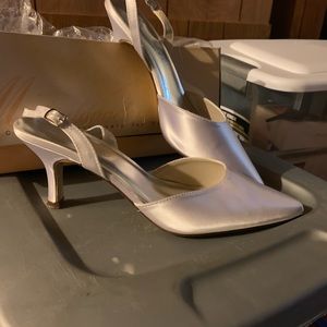 Satin heel